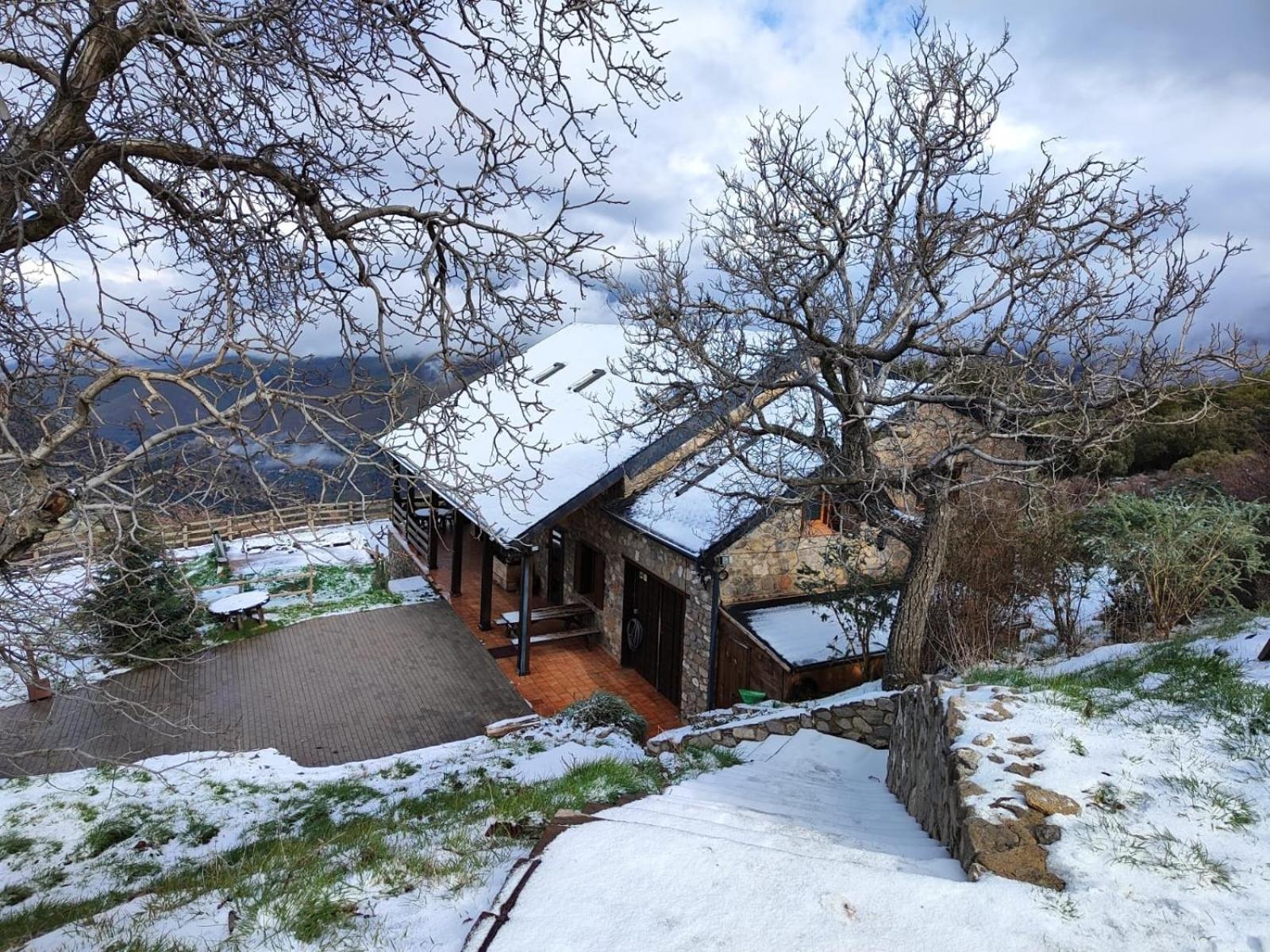 בית הארחה גואחר-סיירה 	Refugio Del Aguila "Casa Diaman" מראה חיצוני תמונה